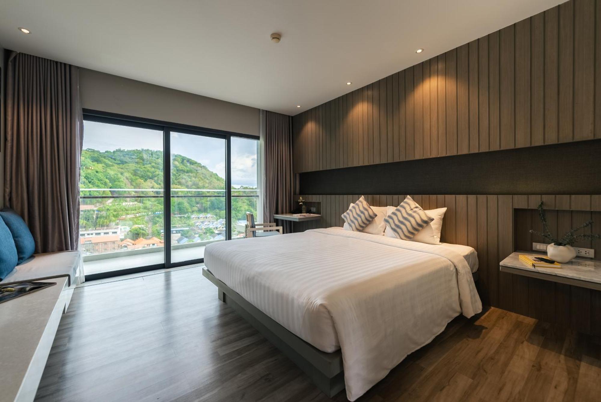 Hotel Ikon Phuket - Sha Extra Plus Karon Exterior photo